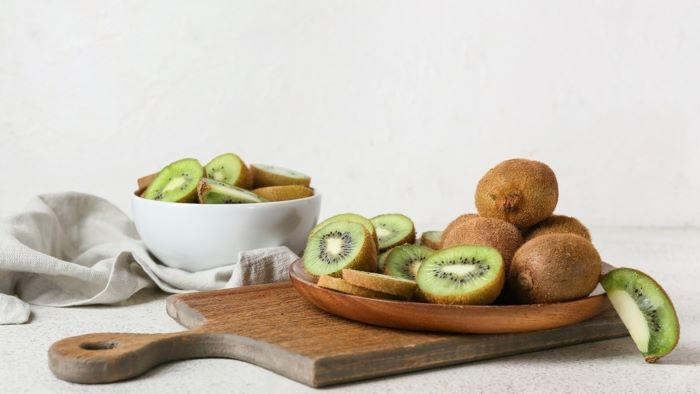 can dogs eat kiwi fruit