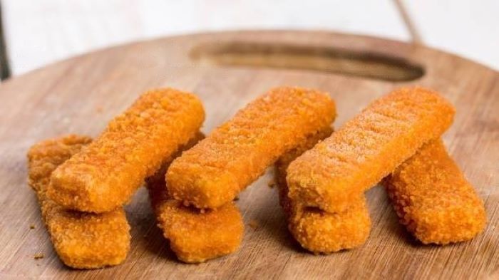 can-dogs-eat-fish-fingers-quench-your-curiosity-now-wewantdogs